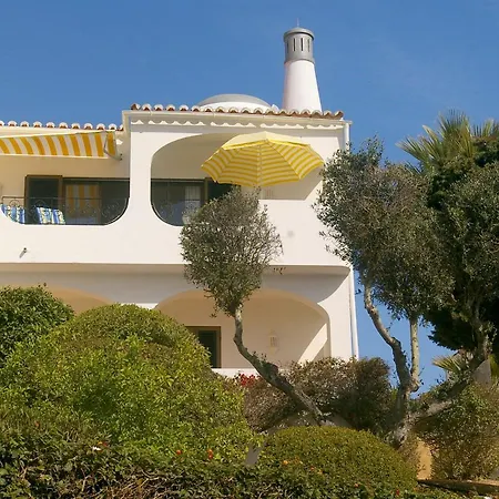Lovely 2 Bedroom End Townhouse In Carvoeiro Feriehus