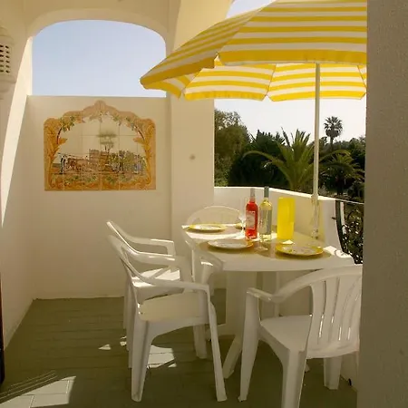 Lovely 2 Bedroom End Townhouse In Carvoeiro