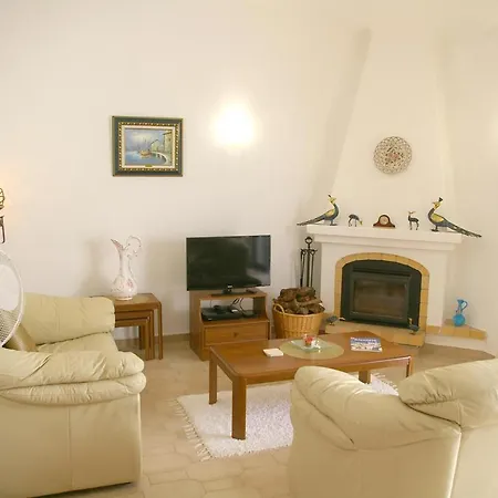 Casa de Férias Lovely 2 Bedroom End Townhouse In Carvoeiro *