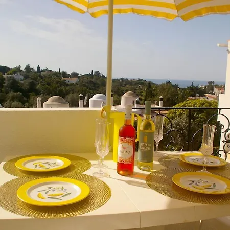 Hébergement de vacances Lovely 2 Bedroom End Townhouse In Carvoeiro Lagoa (Algarve)