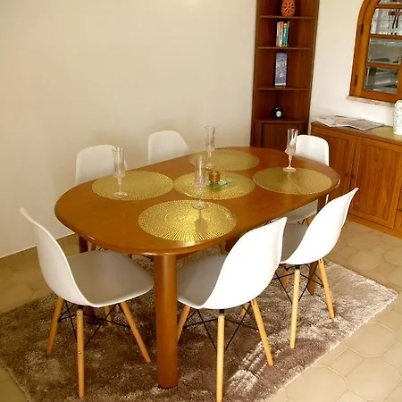 Lovely 2 Bedroom End Townhouse In Carvoeiro Hébergement de vacances Lagoa (Algarve)