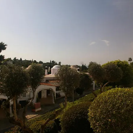Lovely 2 Bedroom End Townhouse In Carvoeiro *